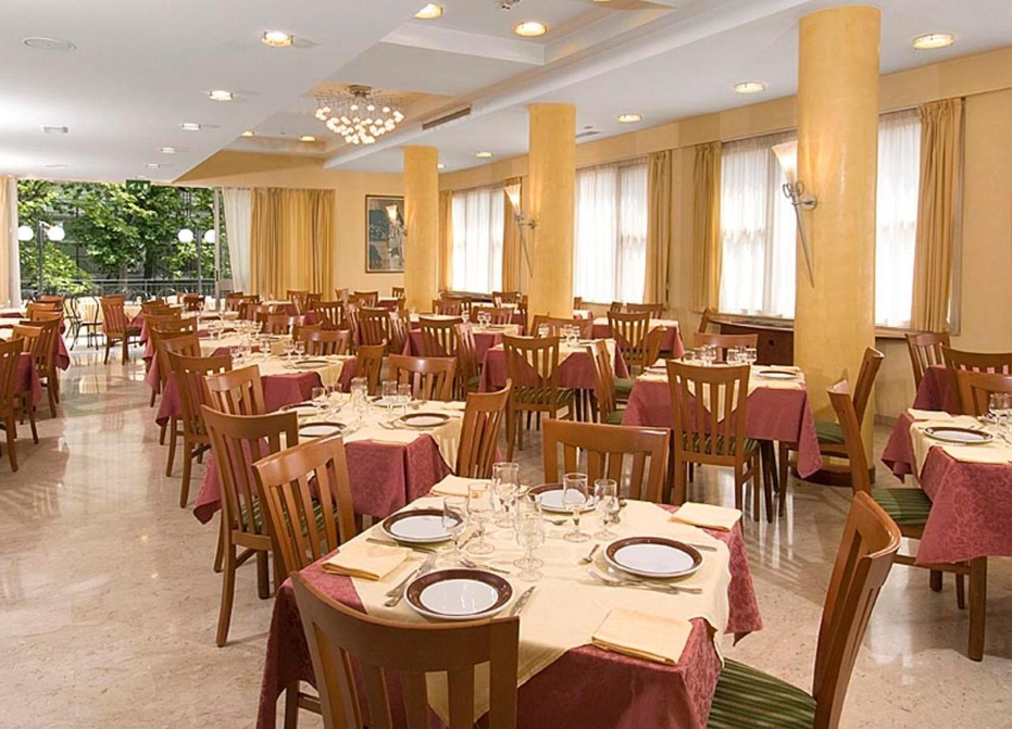 Hotel Savoia Cesenatico Exterior photo
